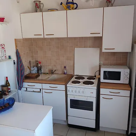 Spacieux T1 Alcove, 4/6 Pers - Centre Gruissan, 400m Plage, Ascenseur, Parking Proche - Fr-1-796-57 Apartment *