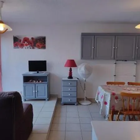 Spacieux T1 Alcove, 4/6 Pers - Centre Gruissan, 400m Plage, Ascenseur, Parking Proche - Fr-1-796-57 Apartment *