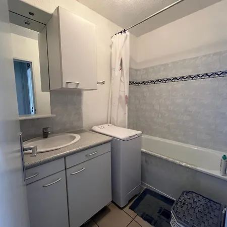 Spacieux T1 Alcove, 4/6 Pers - Centre Gruissan, 400m Plage, Ascenseur, Parking Proche - Fr-1-796-57 * Груиссан